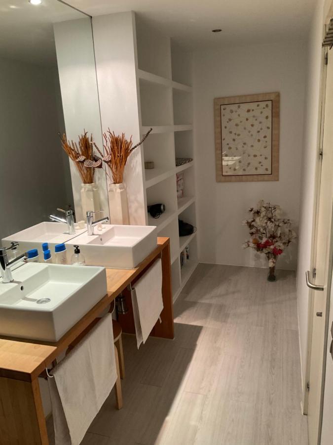 Homestay Y Bano En Planta Independiente En Centro De *